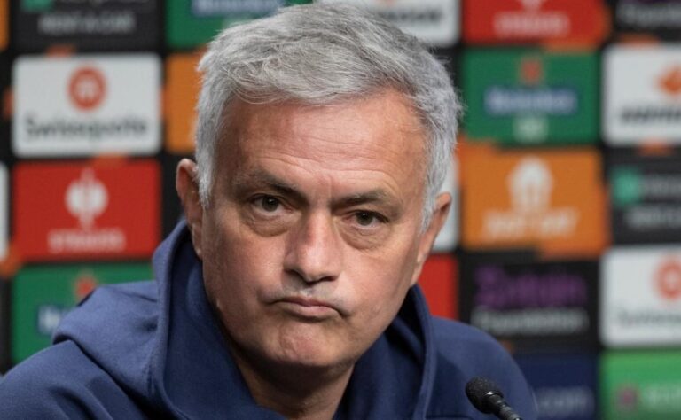 La UEFA suspende a José Mourinho por cuatro partidos