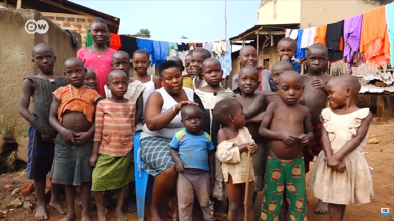 Una mujer en Uganda, con 44 hijos, es la mujer más fértil