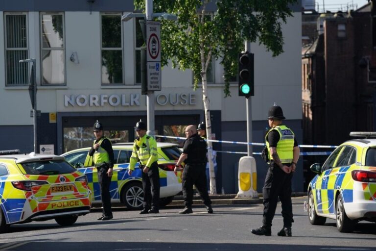 Hallan tres muertos en el centro de la ciudad británica de Nottingham
