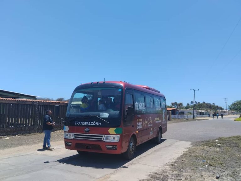 Reactivan rutas del municipio Falcón hacia Punto Fijo