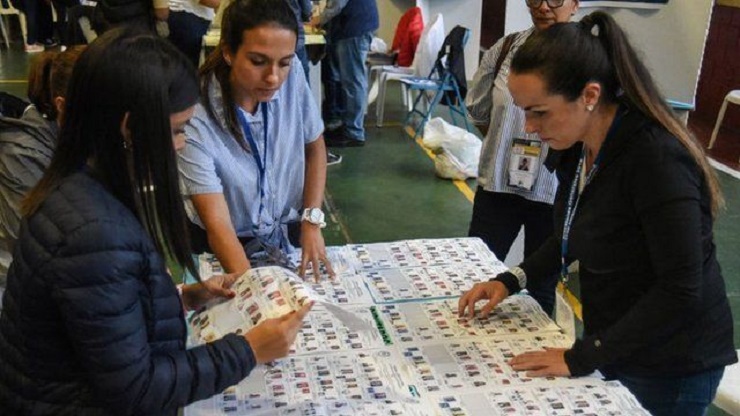 Guatemaltecos acuden a votar este domingo para escoger presidente
