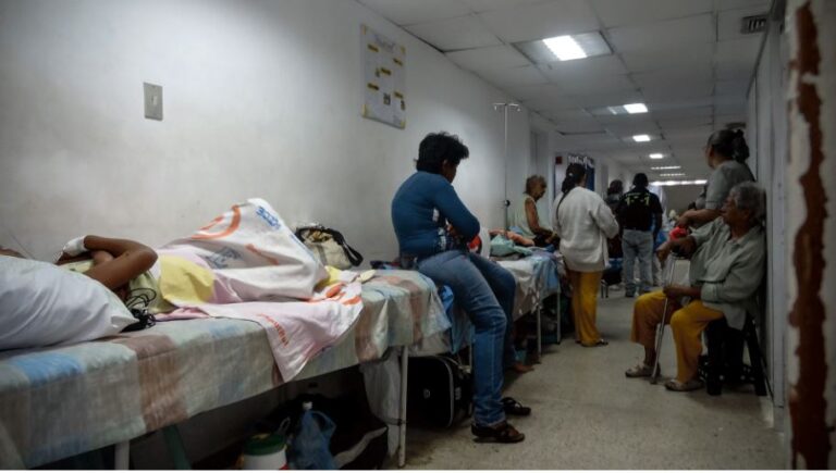 Venezolanos venden sus bienes para costear insumos médicos ante deficiencias en hospitales públicos