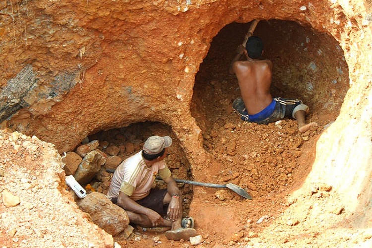 Identifican a los 12 fallecidos en derrumbe de mina en El Callao