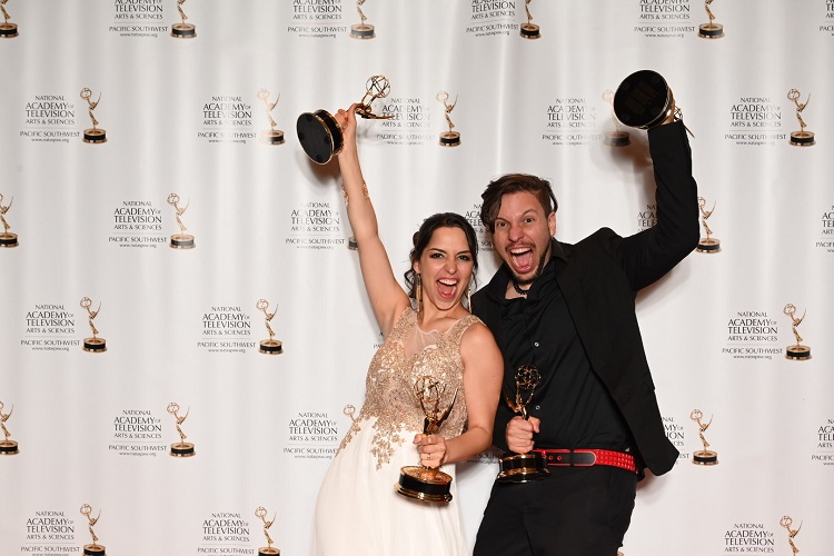Pareja venezolana gana cuatro premios Emmys con cuña de Navidad para Telemundo Las Vegas