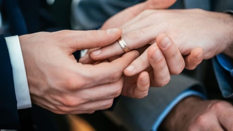 El Parlamento estonio legaliza el matrimonio entre personas del mismo sexo