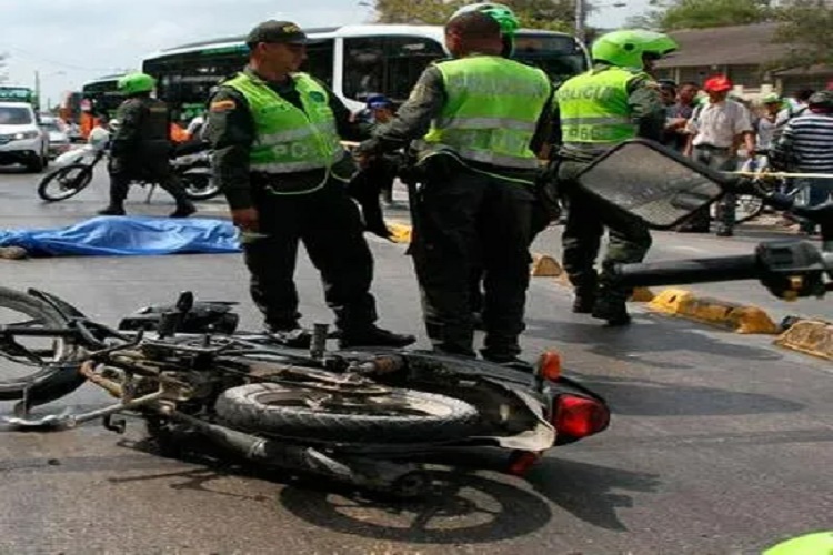 Venezolano murió tras chocar su moto contra una camioneta