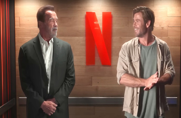 Arnold Schwarzenegger ofrece consejos de héroe de acción a Chris Hemsworth