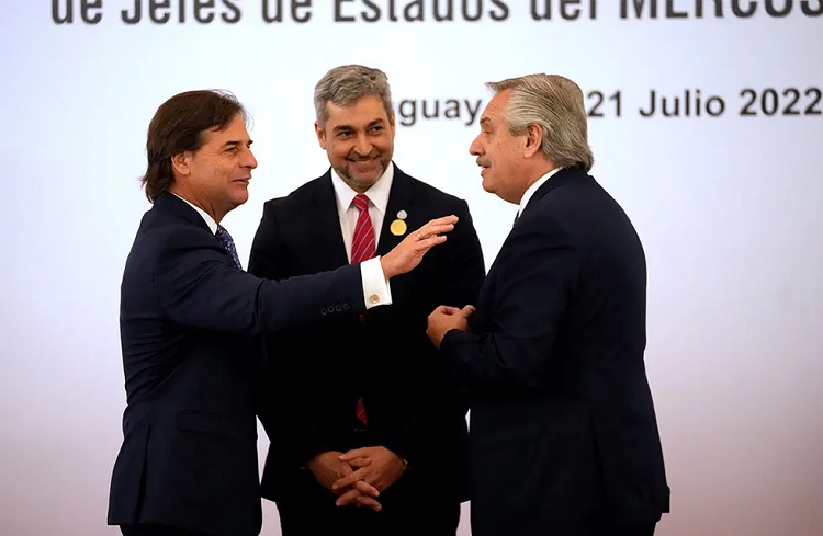 Presidentes de Paraguay y Uruguay condenan inhabilitación de María Corina