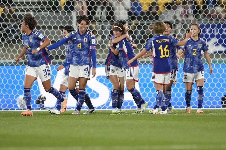 Japón golea a una desorientada España por 4-0 en el Mundial de fútbol femenino