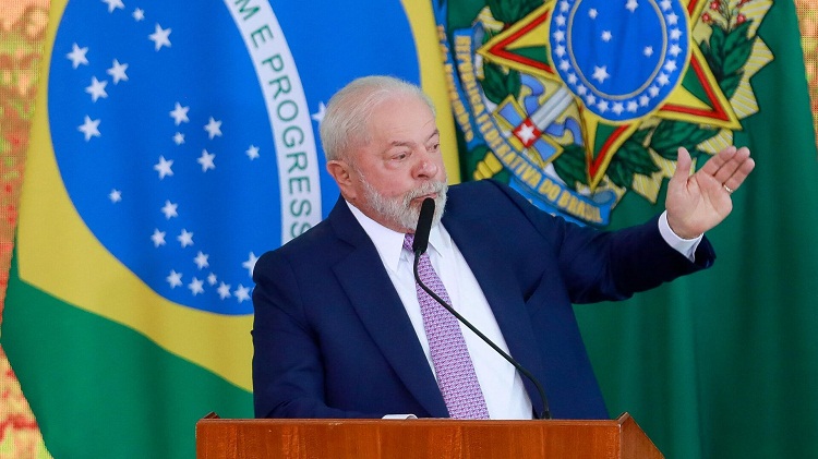 Lula afirma desconocer los detalles sobre inhabilitación de María Corina Machado
