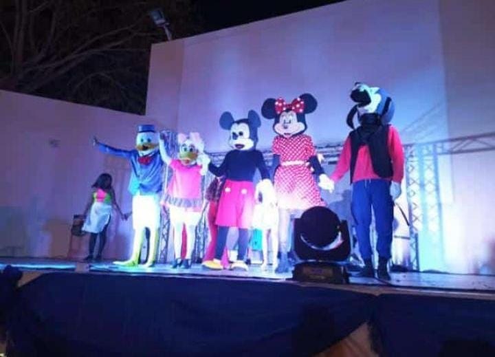 Estudiantes del colegio «Madre Cecilia II» realizaron «Mundo Mágico de Disney»