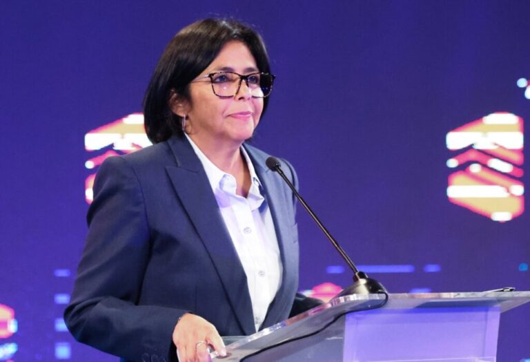 Delcy Rodríguez pide el levantamiento del «bloqueo criminal» contra Venezuela en cumbre de la UE-Celac