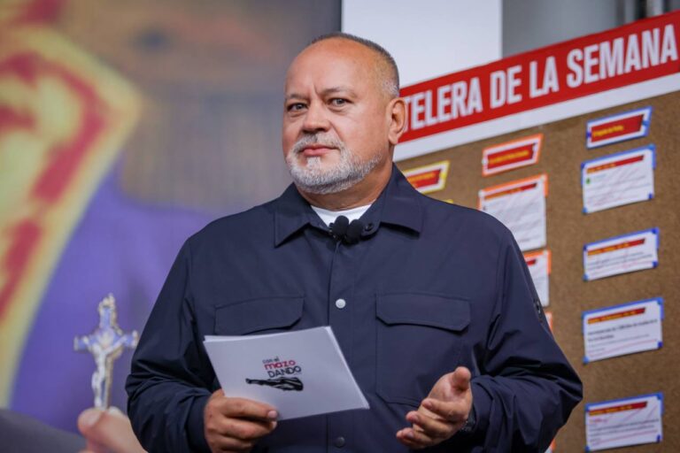 Cabello vuelve a arremeter contra Luis Fonsi y llama «fascista» a Ricardo Montaner