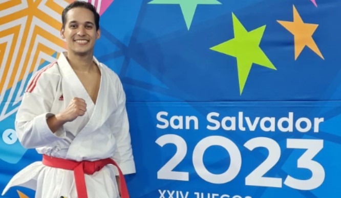 Karateca Cleiver Casanova gana oro en Juegos Centroamericanos 2023