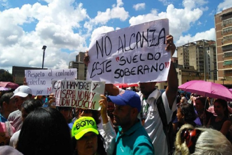 Docentes rechazan devaluación del bono vacacional en Caracas