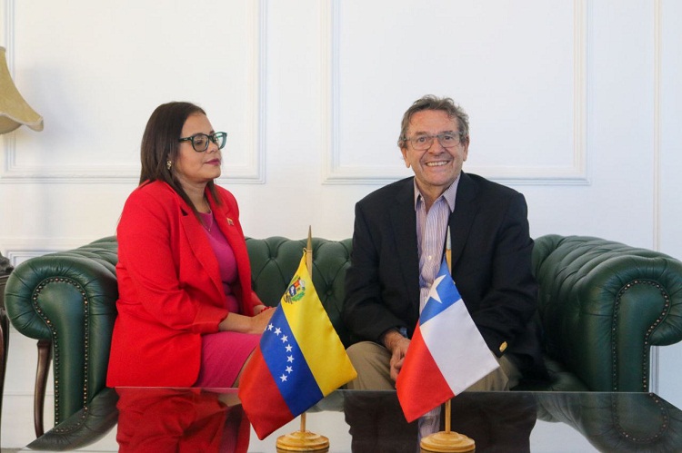 Tras cinco años vacante, Venezuela recibió a nuevo embajador de Chile
