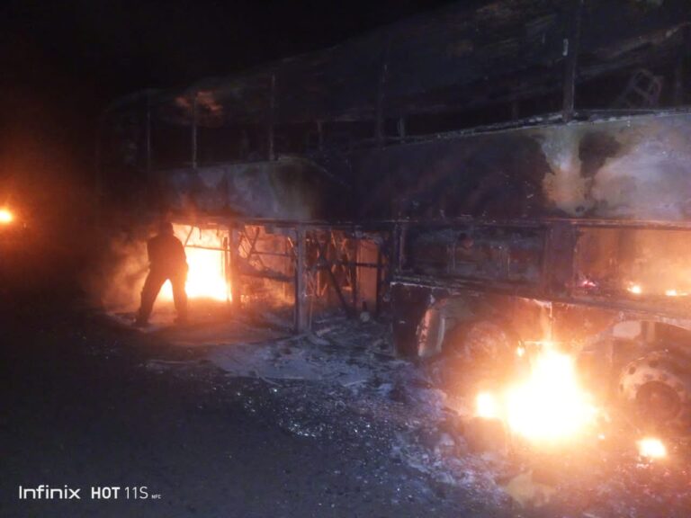 Turistas zulianos salieron ilesos del incendio de autobús en el que andaban de excursión por Falcón