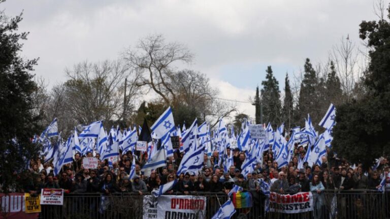 Nuevas protestas en Israel contra la reforma judicial tras voto en el Parlamento