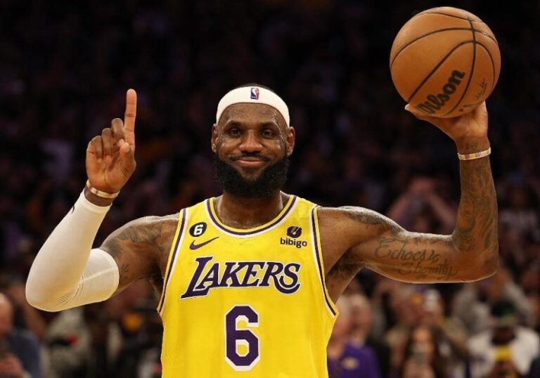 LeBron James afirma que seguirá en los Lakers para su temporada 21 en la NBA