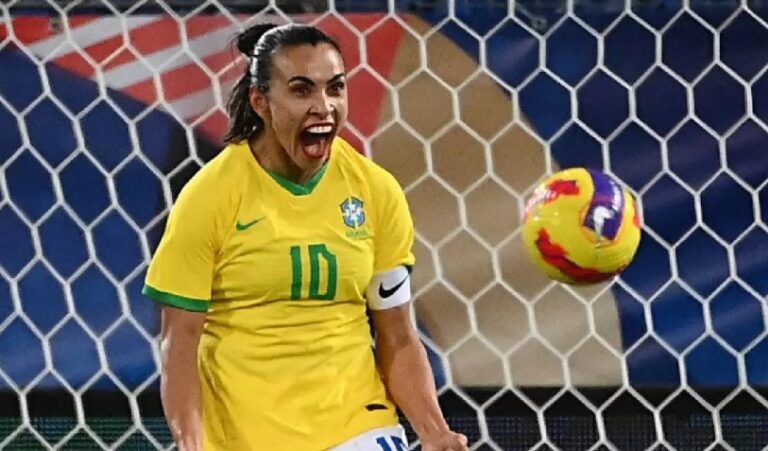 Marta hace historia con Brasil en su sexto Mundial femenino