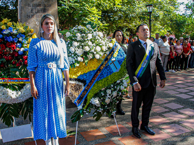 Santa Ana de Coro inició su celebración con honores a Bolívar