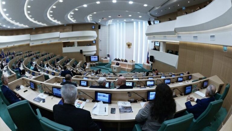 Senado ruso aprueba ley que prohíbe cambio de sexo