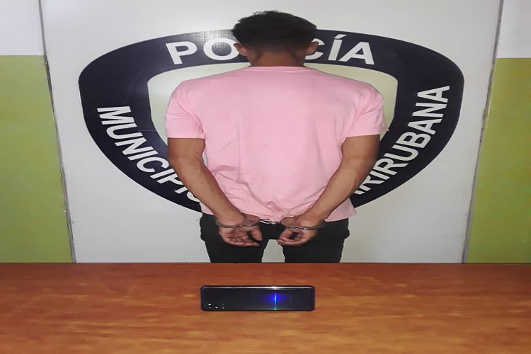 Joven es detenido por hurtar los celulares de su tío en Carirubana