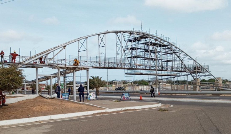 Denuncian irregularidades en mantenimiento de la pasarela del terminal de Punto Fijo
