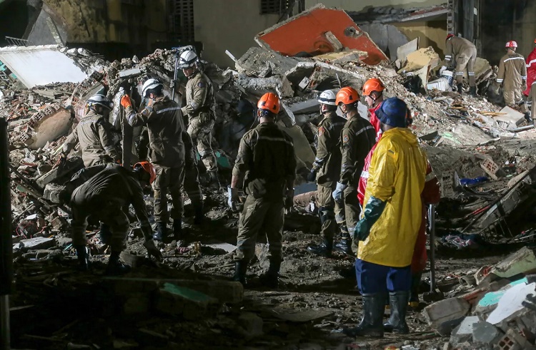 Derrumbe de edificio en Brasil dejó 14 muertos