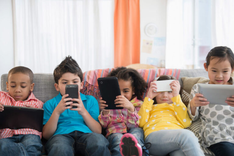 Asocian el TDAH con el uso excesivo de pantallas tecnológicas durante la infancia