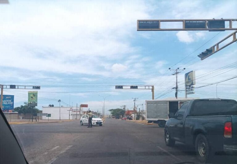 Concejal Ruiz: la mayoría de los semáforos en Carirubana no sirven