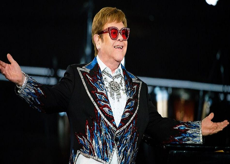Elton John fue trasladado de emergencia al hospital tras un accidente doméstico