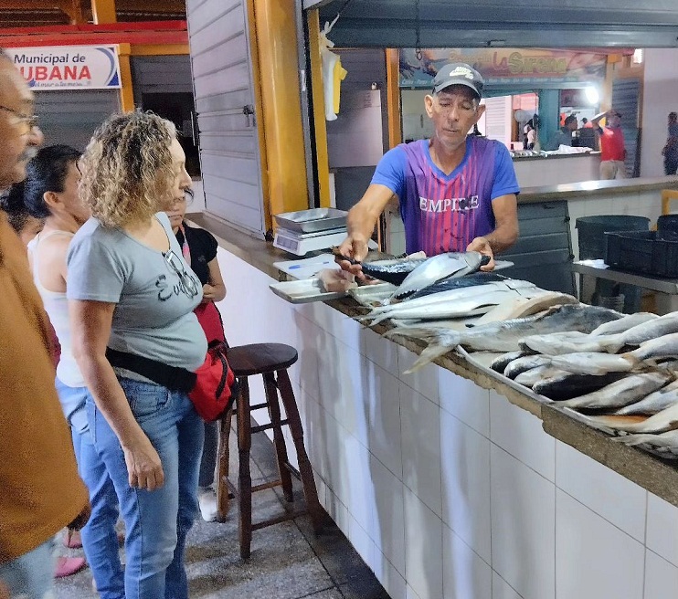 Este es el listado de precios de los pescados y mariscos en el Mercado Municipal de Punto Fijo