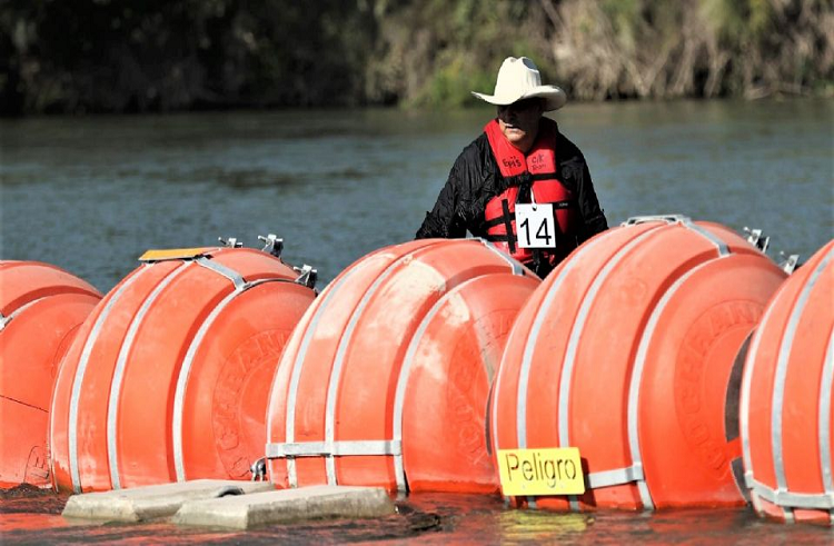 Hondureño es uno de los migrantes muertos en boyas del río Bravo