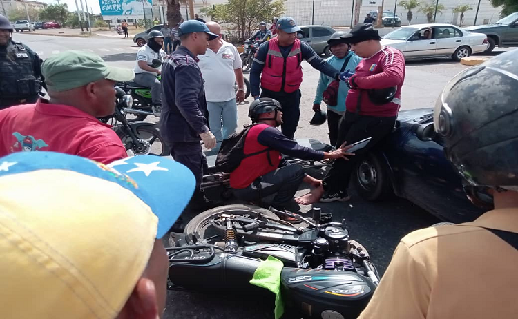 Otro motorizado lesionado al colisionar contra vehículo en la Manaure con «Chema» Saher
