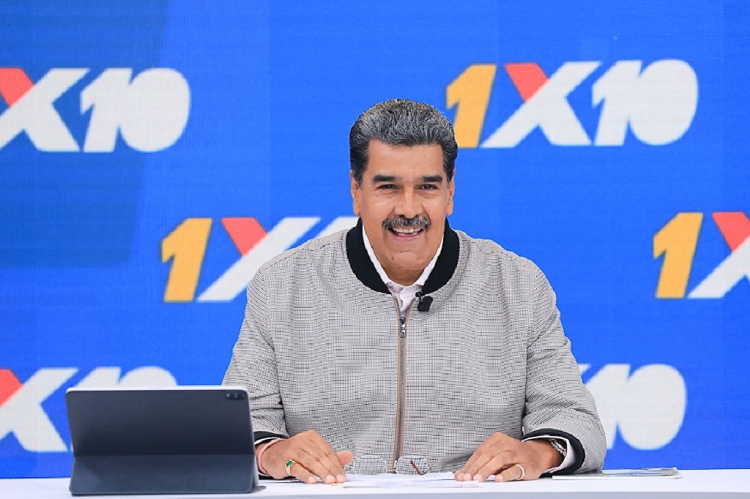 Maduro felicita al Gobierno de Petro y al ELN al concluir ciclo de diálogo en Caracas