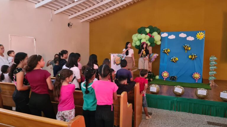 Iglesia Adventista de Punta Cardón realizó escuela bíblica vacacional «un mundo en miniaturas»