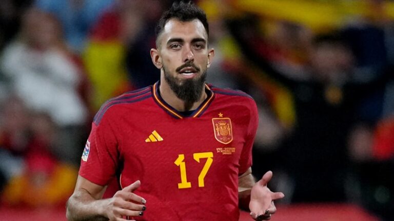 El futbolista Borja Iglesias abandona la selección española mientras siga Rubiales