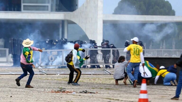 Arrestan a la cúpula policial de Brasilia por «omisión» en la asonada del 8 de enero