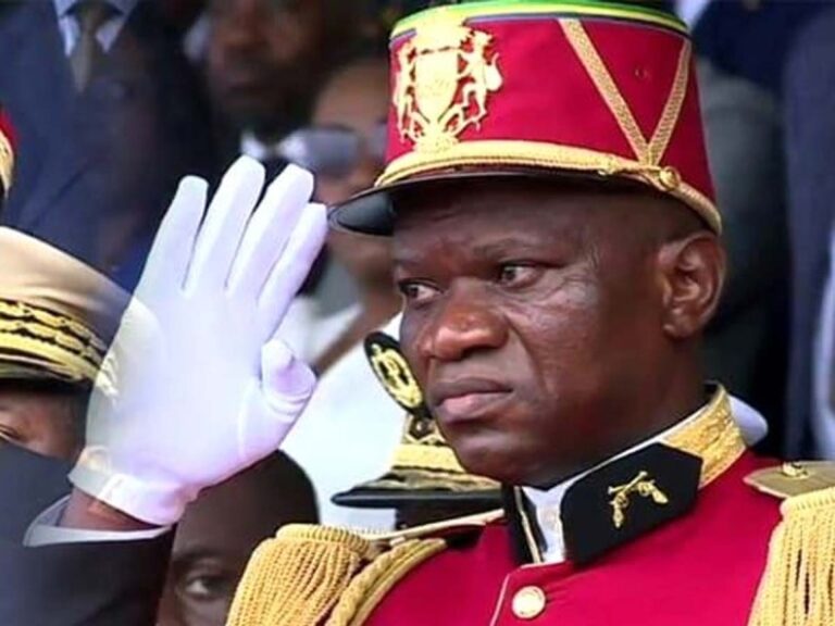 Nombran al general Brice Oligui Nguema como presidente transitorio de Gabón