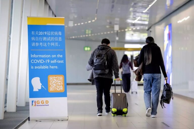 China elimina pruebas de covid-19 a llegada de viajeros