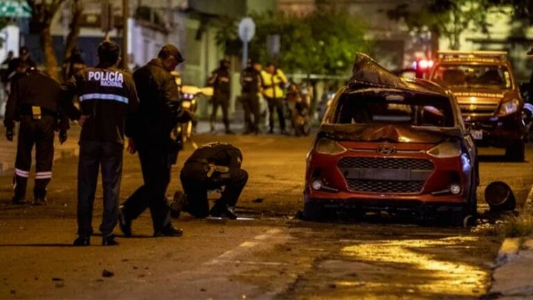 Seis detenidos tras explosión de coche bomba en Quito