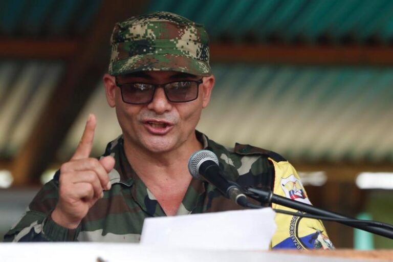 Disidencias FARC y Gobierno de Colombia se reúnen con miras a pactar la paz