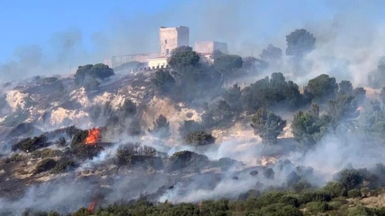 Grecia ofrece una semana de vacaciones a los turistas afectados por los incendios en Rodas