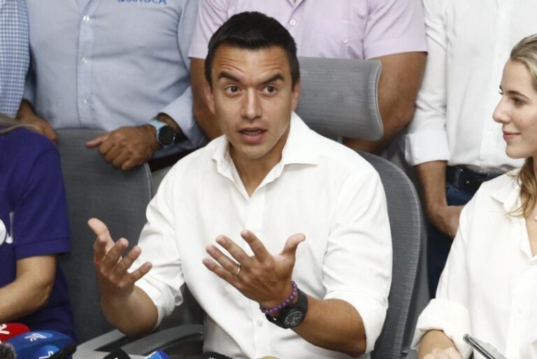 El empresario Daniel Noboa se posesiona como el presidente más joven de Ecuador