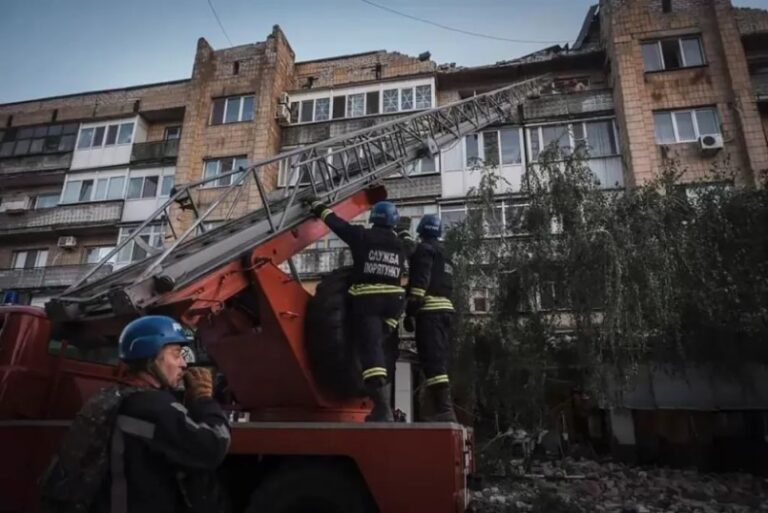 Ucrania reporta al menos 7 muertos en bombardeo ruso de Pokrovsk