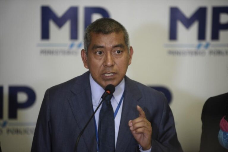 Fiscalía de Guatemala pide cese del partido del presidente electo