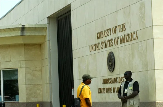 EE.UU. cierra su embajada en Haití debido a “continuos y súbitos tiroteos”