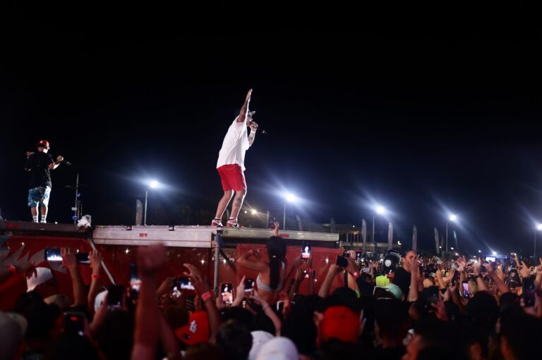 Más de 30 mil personas disfrutaron la primera noche de conciertos del Adicora Fest