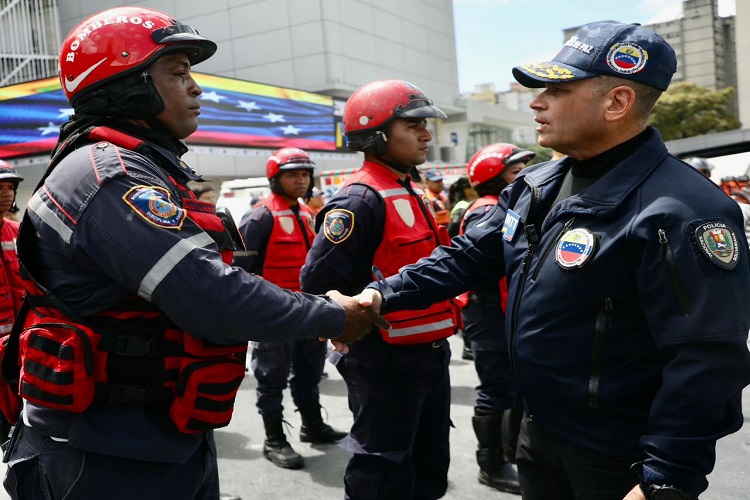 Venezuela despliega más de 160.000 funcionarios de seguridad por temporada vacacional